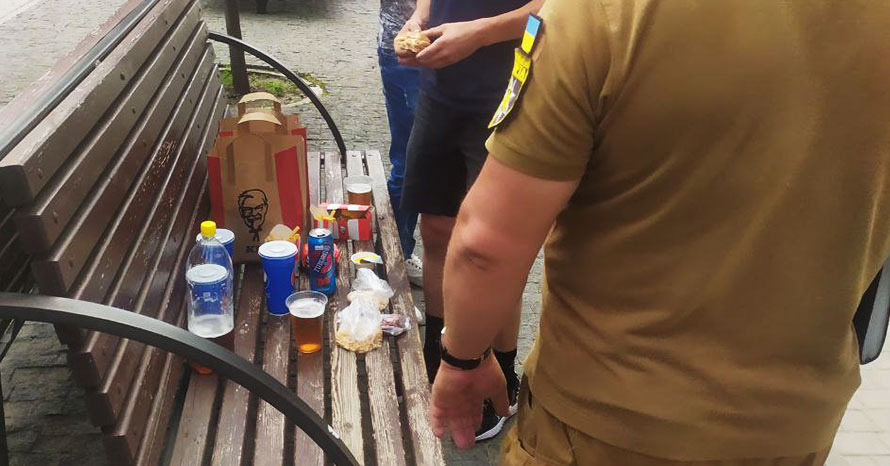 Як уникнути штрафу за розпиття спиртних напоїв у громадських місцях?